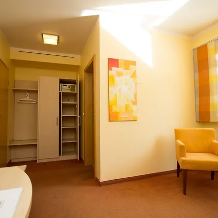 Rebhan's Business Und Wellness 酒店 4*